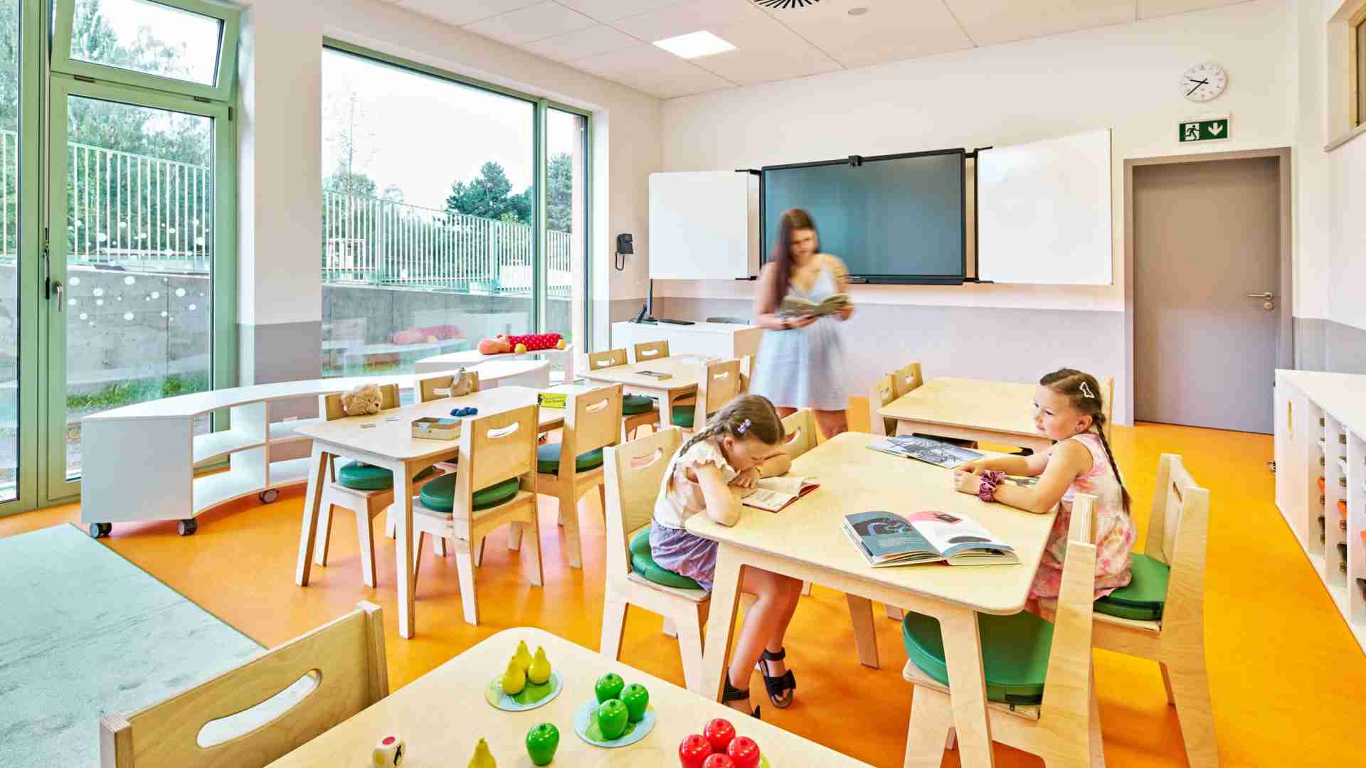 My Dva - Venkovní sezení na Základní škole bratří Fričů v Ondřejověl